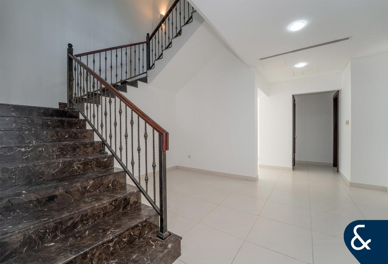 Huge Plot | Golf Course View | Extended B1 photo 8