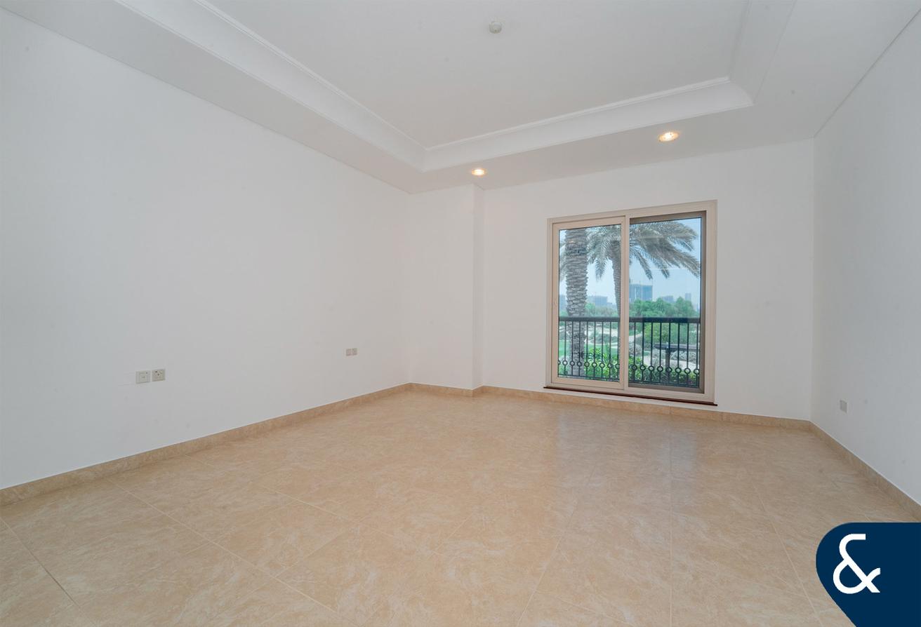 Huge Plot | Golf Course View | Extended B1 photo 18