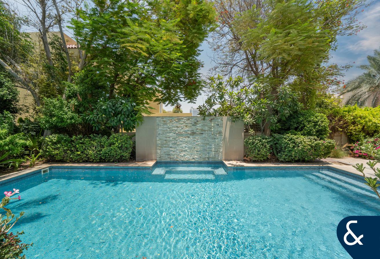 Huge Plot | Golf Course View | Extended B1 photo 24
