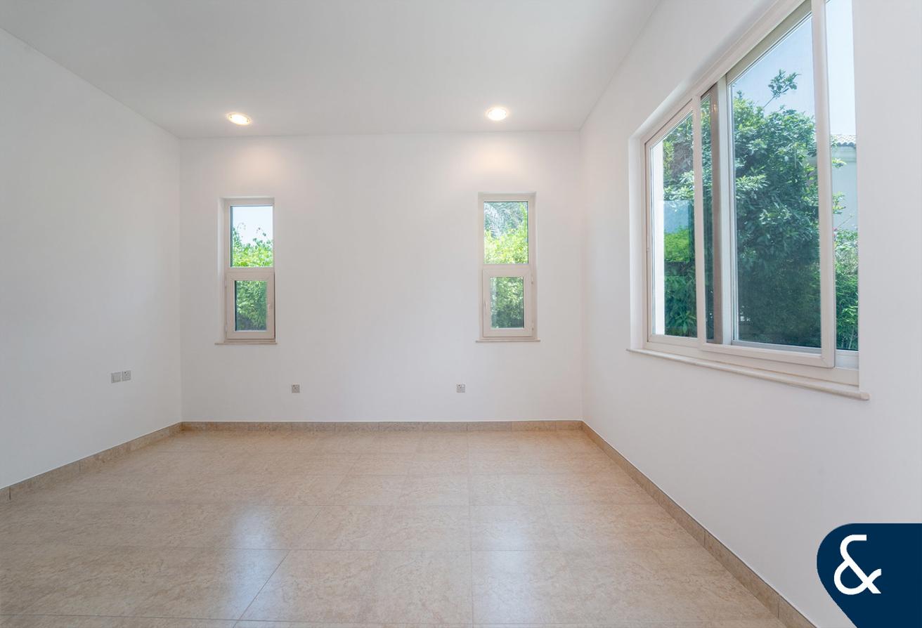 Huge Plot | Golf Course View | Extended B1 photo 16
