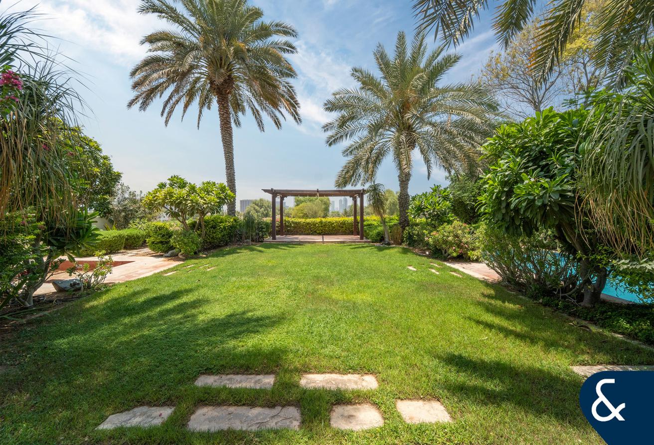 Huge Plot | Golf Course View | Extended B1 photo 25