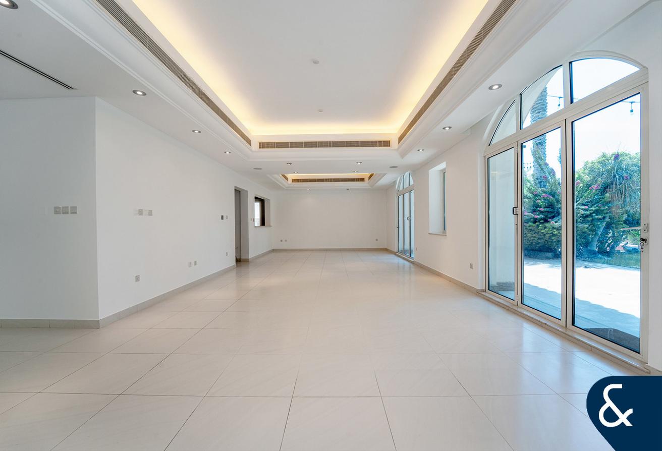 Huge Plot | Golf Course View | Extended B1 photo 3
