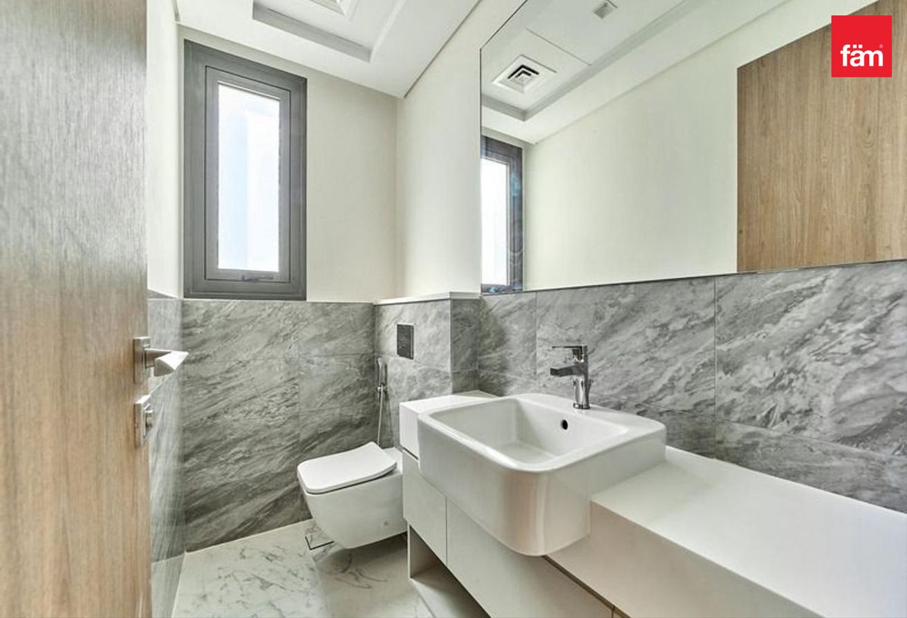 Single Row | Type B Large | Landscaped | Vacant photo 11