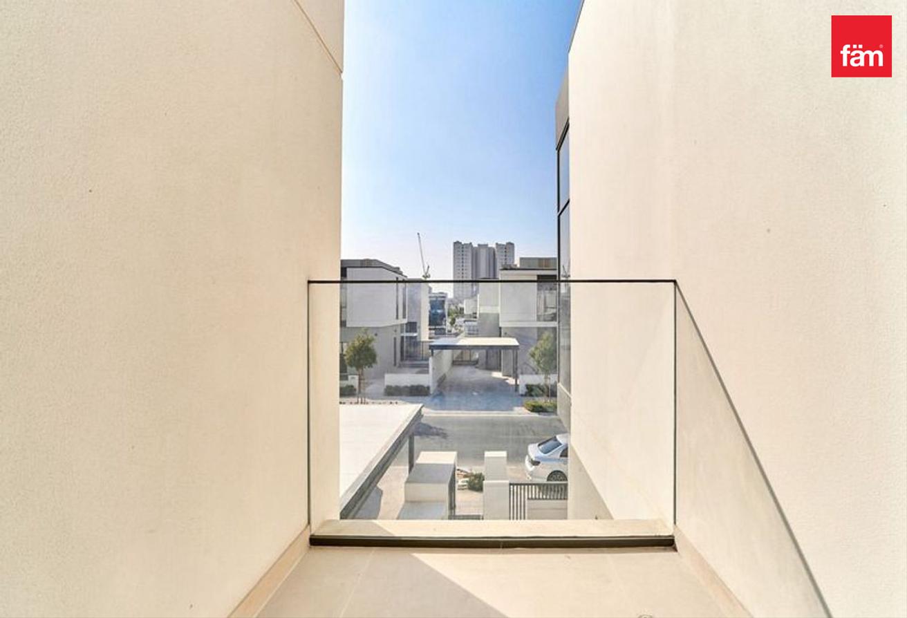 Single Row | Type B Large | Landscaped | Vacant photo 10