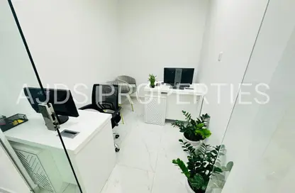 Office Space - 1 Bedroom - 1 Bathroom for rent in Reem Residency - Al Karama - Dubai