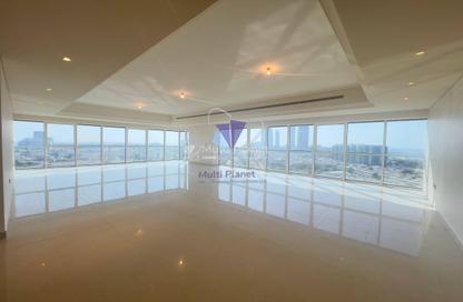 Apartment - 4 Bedrooms - 6 Bathrooms for rent in Corniche Road - Abu Dhabi