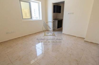 Apartment - Studio - 1 for rent in Al Qulaya'ah - Al Sharq - Sharjah Apartment - Studio - 1 for rent in Al Qulaya'ah - Al Sharq - Sharjah