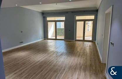 Apartment - 2 Bedrooms - 2 Bathrooms for rent in Al Hamri - Shoreline Apartments - Palm Jumeirah - Dubai