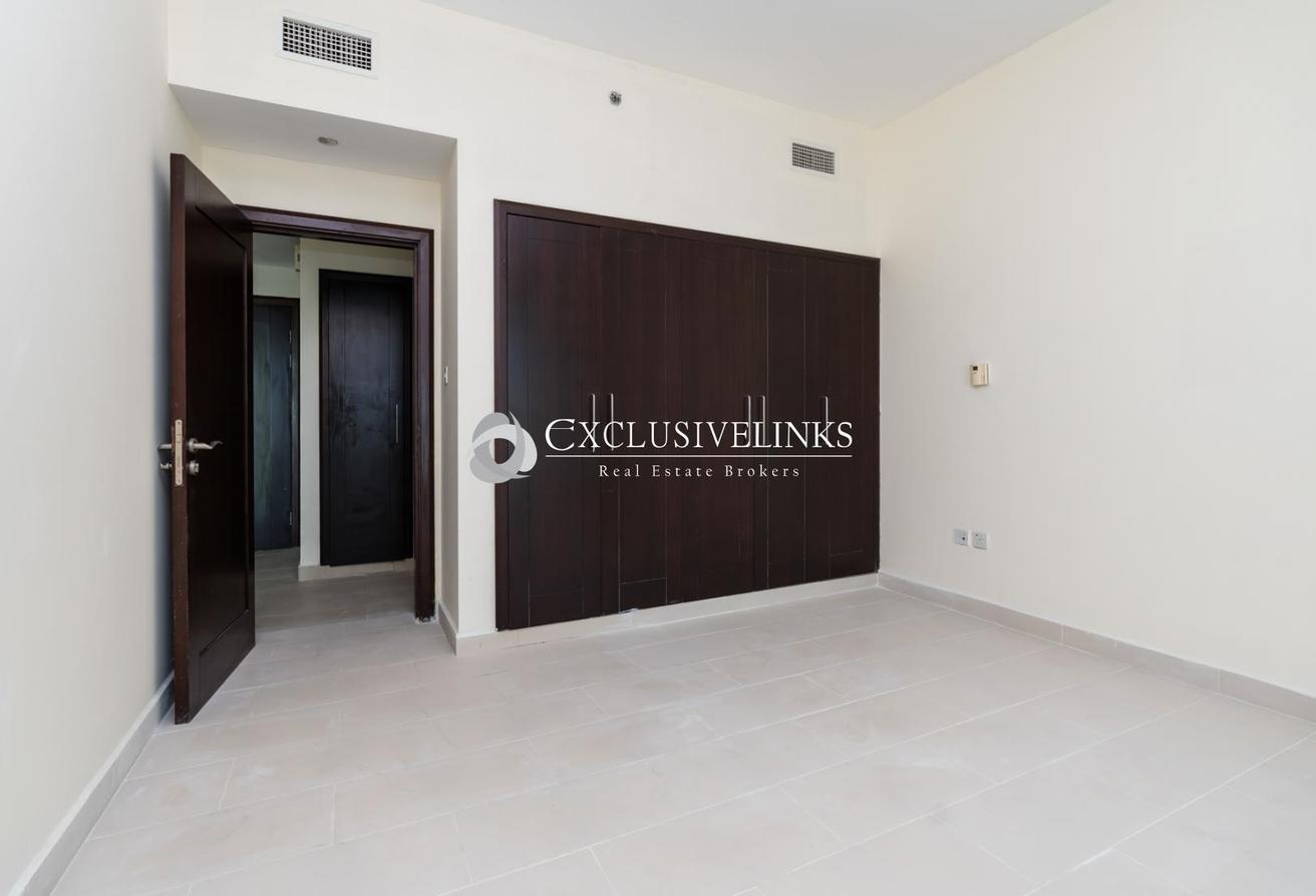 Skyline Views | Best Layout | Vacant photo 7