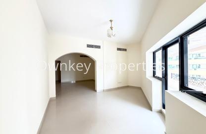Apartment - 2 Bedrooms - 2 Bathrooms for rent in Al Yakka Residence - Al Mankhool - Bur Dubai - Dubai