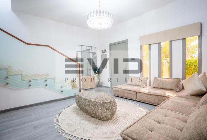 Fully Furnished 4BR Villa | Maid's Room
