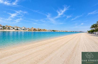 Villa - 4 - 4 for rent in Garden Homes Frond B - Garden Homes - Palm Jumeirah - Dubai
