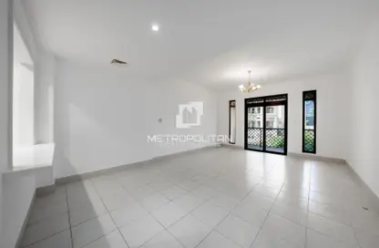 Apartment - 2 Bedrooms - 3 Bathrooms for sale in Yansoon 4 - Yansoon - Old Town - Downtown Dubai - Dubai