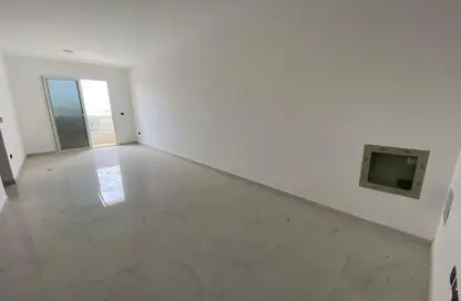 شقة - 2 غرف نوم - 3 حمامات للايجار في فلل الروضة 3 - 3  الروضة - الروضة - عجمان