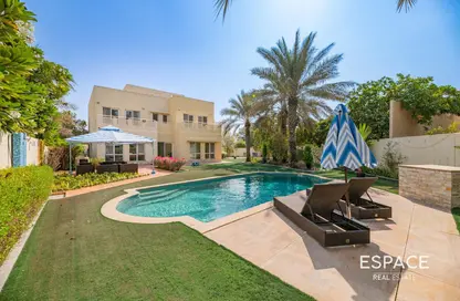 Villa - 4 Bedrooms - 4 Bathrooms for rent in Meadows 2 - Meadows - Dubai