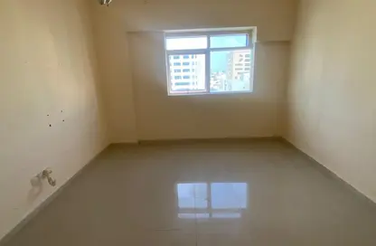 شقة - غرفة نوم - 1 حمام للايجار في المحطة - القاسمية - الشارقة