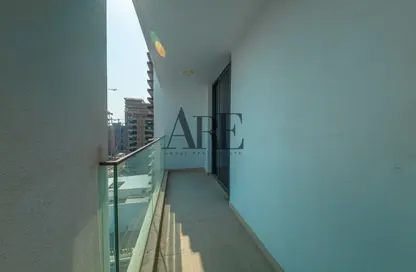 شقة - 2 غرف نوم - 3 حمامات للبيع في ذا لينك - إيست فييليدج - الجادة - الشارقة