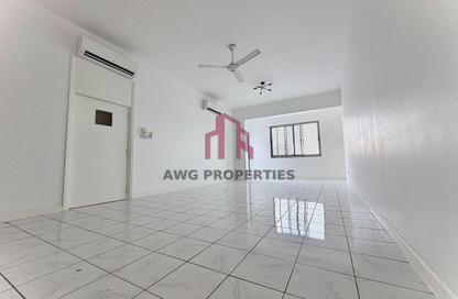 Apartment - 3 Bedrooms - 2 Bathrooms for rent in Dar Al Muraqqabat - Al Muraqqabat - Deira - Dubai Apartment - 3 Bedrooms - 2 Bathrooms for rent in Dar Al Muraqqabat - Al Muraqqabat - Deira - Dubai