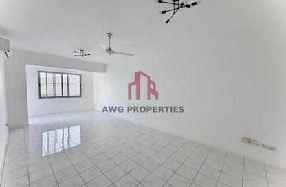 Apartment - 3 Bedrooms - 2 Bathrooms for rent in Dar Al Muraqqabat - Al Muraqqabat - Deira - Dubai