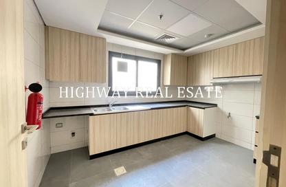 Apartment - 2 - 4 for rent in Muwaileh 29 Building - Muwaileh - Sharjah