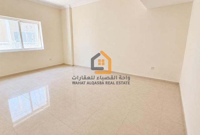 128203000 - Property Image 2