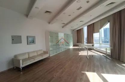 مكتب - غرفة نوم للايجار في برج بارك لين - الخليج التجاري - دبي