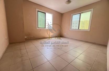 Apartment - 2 Bedrooms - 2 Bathrooms for rent in Al Qulaya'ah - Al Sharq - Sharjah