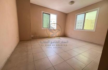 Apartment - 2 Bedrooms - 2 Bathrooms for rent in Al Qulaya'ah - Al Sharq - Sharjah