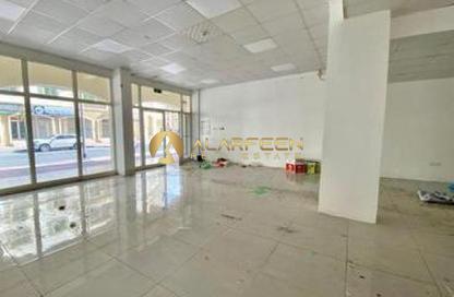 Shop - Studio - 1 Bathroom for rent in Building K07 - Greece Cluster - International City - Dubai