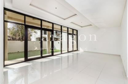 Townhouse - 3 - 5 for rent in Rochester - The Park Villas - Damac Hills - Dubai