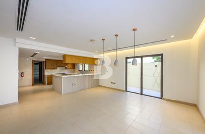 Villa - 4 Bedrooms - 5 Bathrooms for rent in District 4 - Jumeirah Park - Dubai