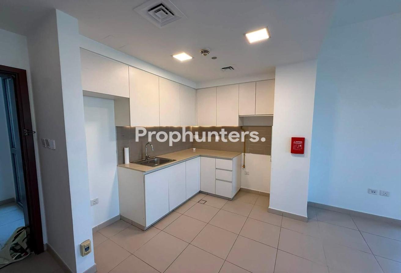 Spacious | Prime Location | Ready to Move photo 4