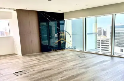 مكتب - 7 غرف نوم - 2 حمامات للايجار في برج بارك - شارع الشيخ زايد - دبي