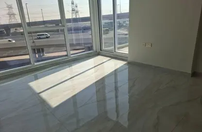 شقة - 3 غرف نوم - 2 حمامات للايجار في جيمز من دانوب - الفرجان - دبي