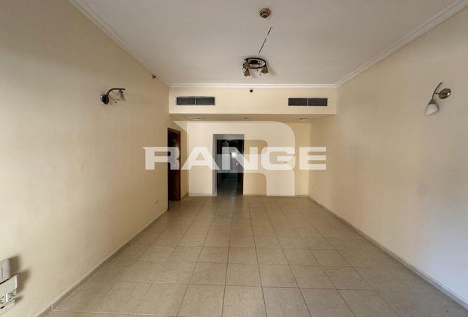 Spacious 2bhk | Large Balcony | Close Kitchen