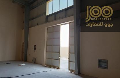مستودع - استوديو - 1 للايجار في أم الثعوب - أم القيوين