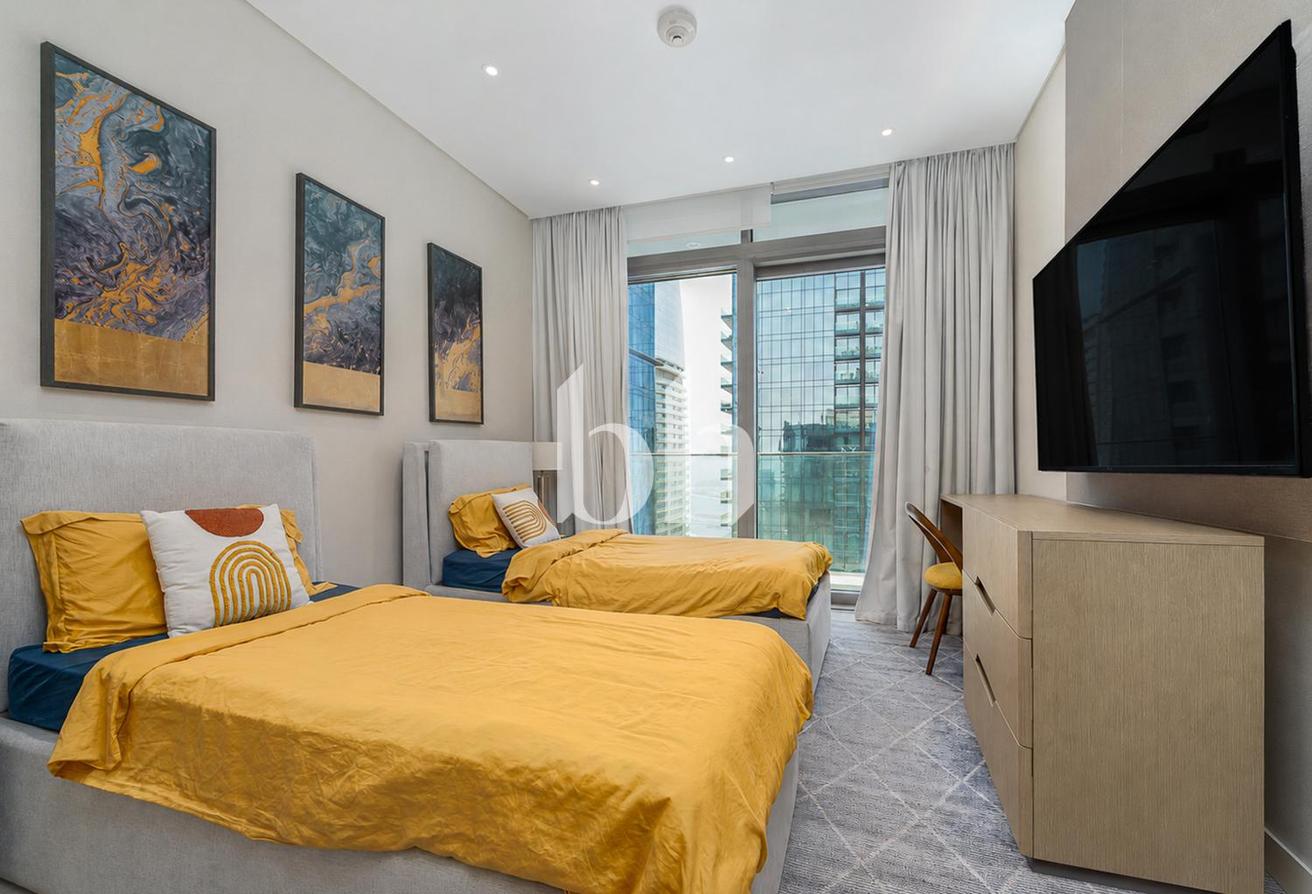 Duplex Penthouse | Furnished | Vacant Sept photo 13
