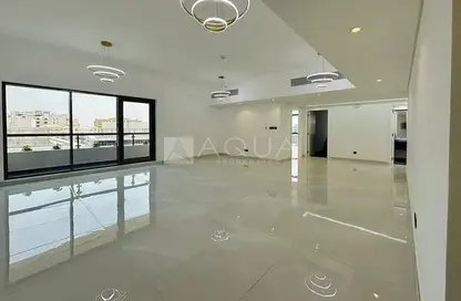 Apartment - 3 Bedrooms - 5 Bathrooms for sale in J5 Building - Al Sufouh 1 - Al Sufouh - Dubai