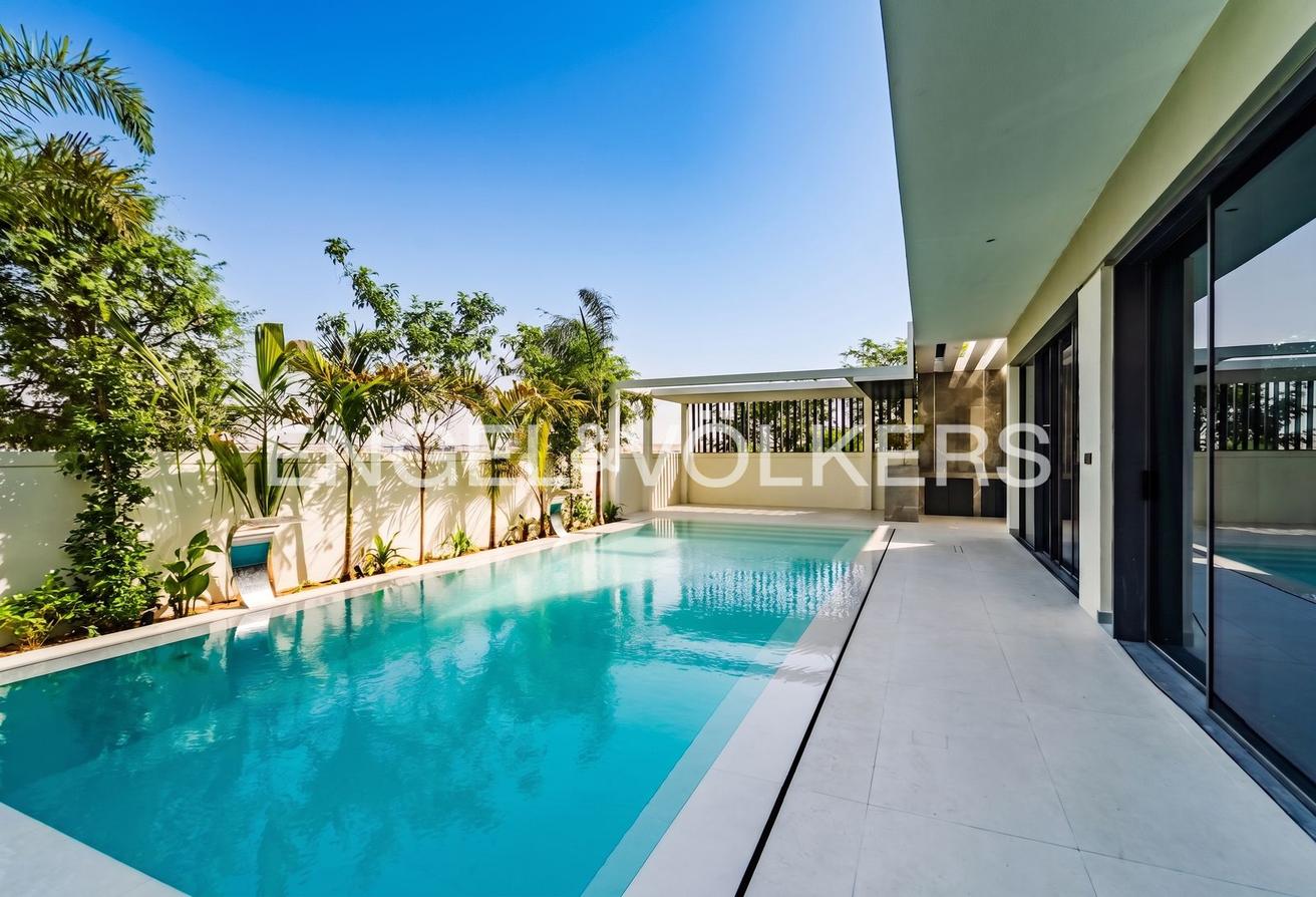 Luxury Corner Villa | Upgraded | Smart Home & Pool photo 18