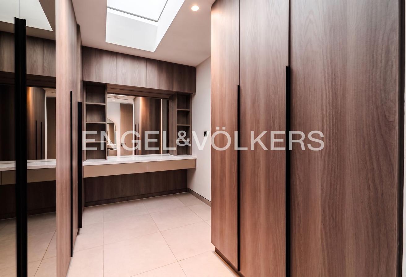 Luxury Corner Villa | Upgraded | Smart Home & Pool photo 10