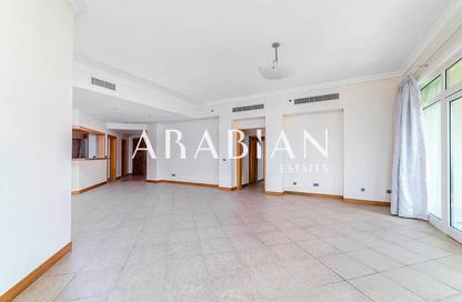 Apartment - 3 Bedrooms - 4 Bathrooms for sale in Al Tamr - Shoreline Apartments - Palm Jumeirah - Dubai