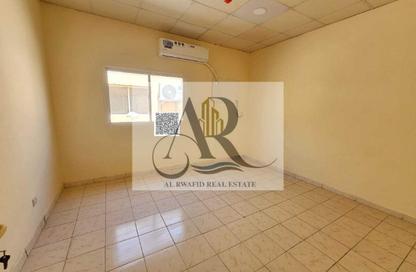 Labor Camp - Studio - 7+ Bathrooms for rent in Ali Mousa Building - Al Sajaa Industrial - Al Sajaa - Sharjah