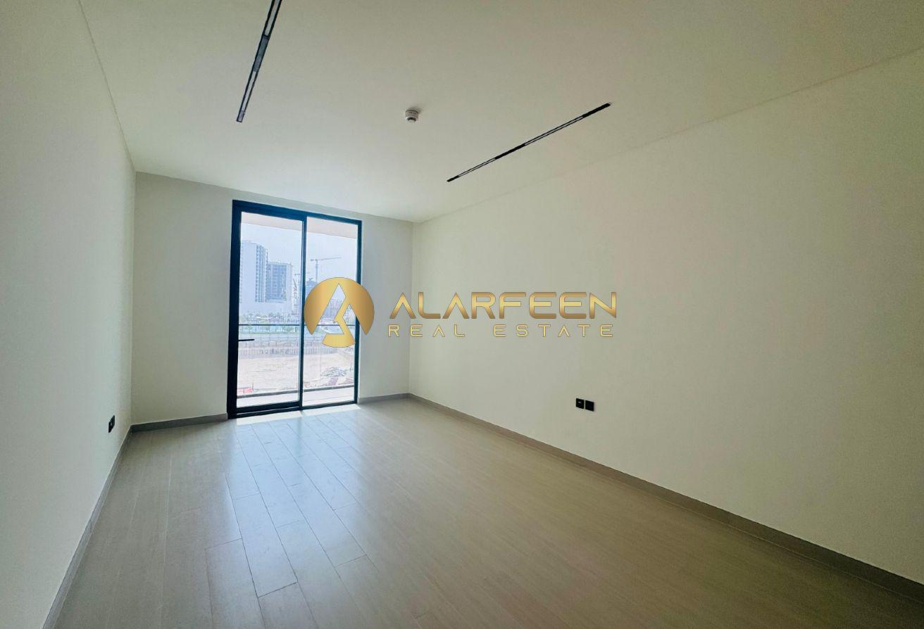 Modern Studio | Balcony | City View photo 8