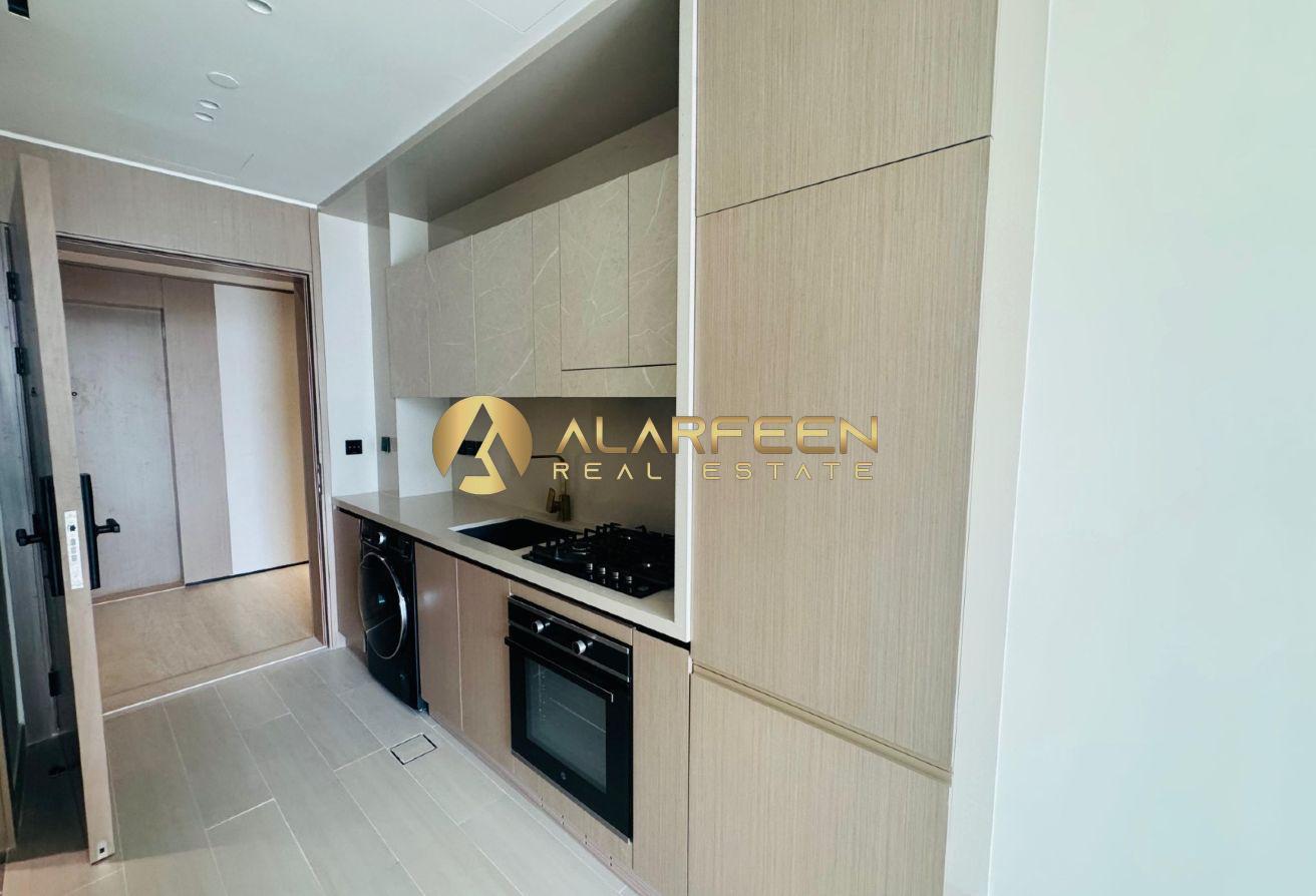 Modern Studio | Balcony | City View photo 9