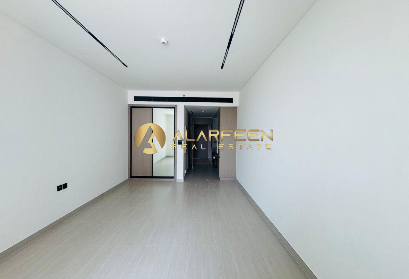 Modern Studio | Balcony | City View photo 2