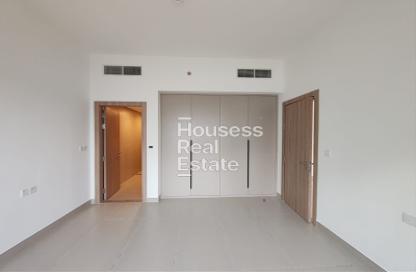 Apartment - 1 - 2 for rent in Weybridge Gardens 1 - Weybridge Gardens - Dubai Land Residence Complex - Dubai