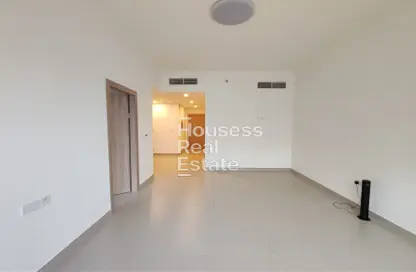 Apartment - 1 Bedroom - 2 Bathrooms for rent in Weybridge Gardens 1 - Weybridge Gardens - Dubai Land Residence Complex - Dubai