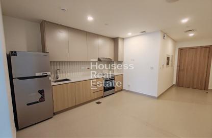 Apartment - 1 - 2 for rent in Weybridge Gardens 1 - Weybridge Gardens - Dubai Land Residence Complex - Dubai