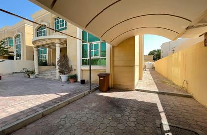 Villa - 5 - 7+ for rent in Al Nahyan Camp - Abu Dhabi