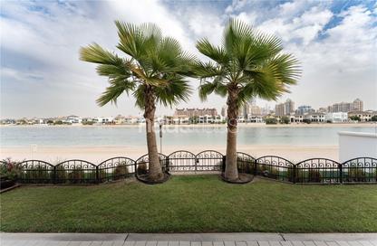Villa - 4 Bedrooms - 4 Bathrooms for sale in Garden Homes Frond C - Garden Homes - Palm Jumeirah - Dubai
